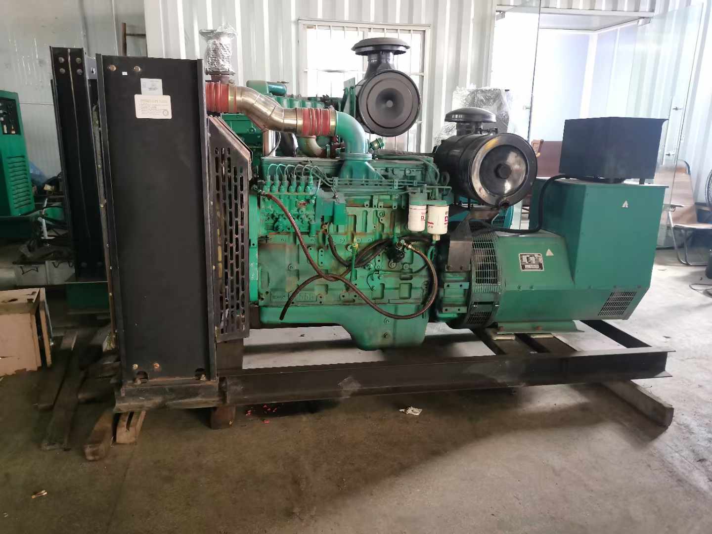 湘西发电机租赁如何确定电缆的承载电流是否在安全范围内？