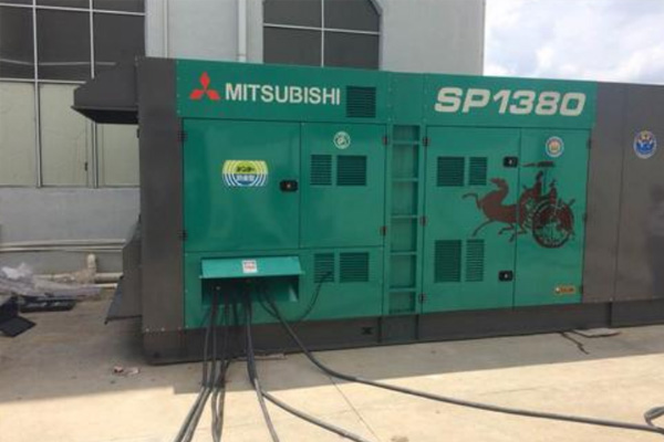 湘西为什么有些柴油发电机组的输出电压可以调节？