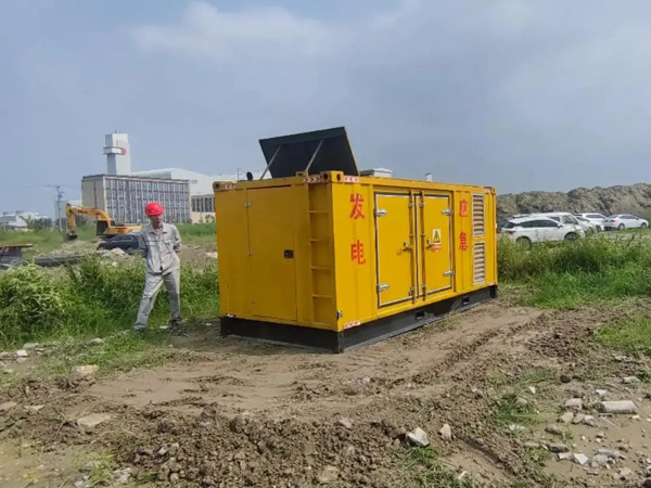 湘西200KW柴油发电机机组每小时的油耗量受哪些因素影响？