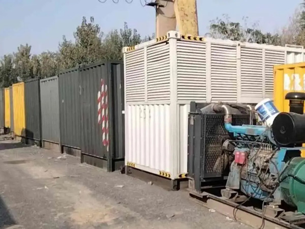 湘西200KW柴油发电机机组每小时油耗是多少？