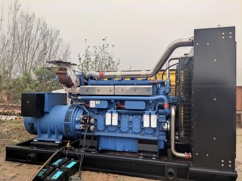 湘西柴油发电机组更换机油时，应遵循哪些步骤？